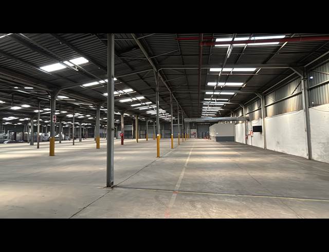 7,643M² WAREHOUSE TO LET IN HUGHES