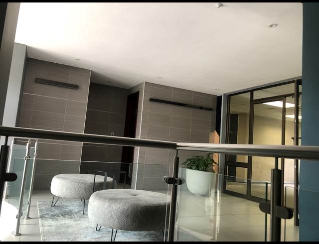 639M² OFFICE TO LET IN HYDE PARK