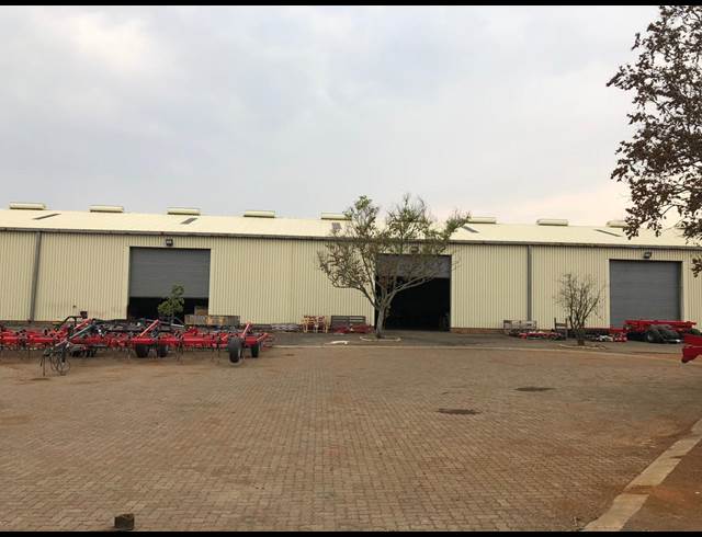 4,500M² WAREHOUSE TO LET IN ANDERBOLT