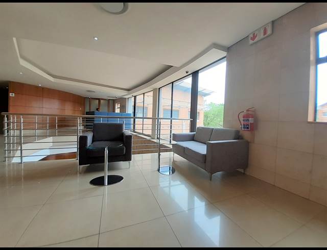 690M² OFFICE TO LET IN DIE HOEWES