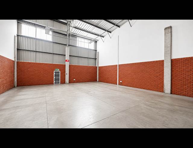 290M² WAREHOUSE TO LET IN MODDERFONTEIN INDUSTRIAL