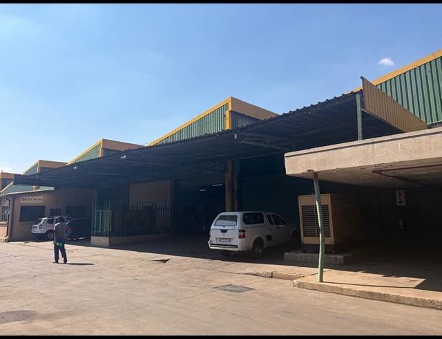 2,600M² WAREHOUSE TO LET IN ALBERTON NORTH