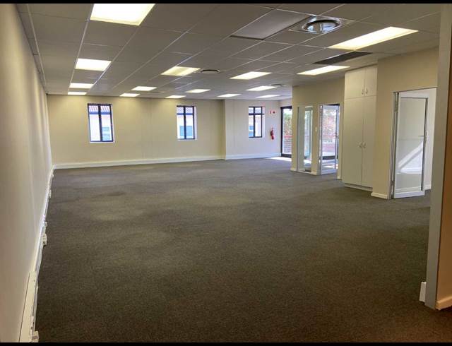234M² OFFICE TO LET IN WESTLAKE