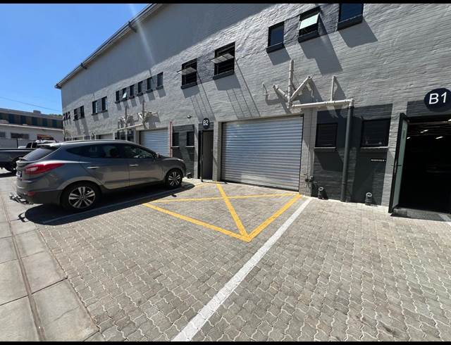 97.20M² WAREHOUSE TO LET IN FERNDALE