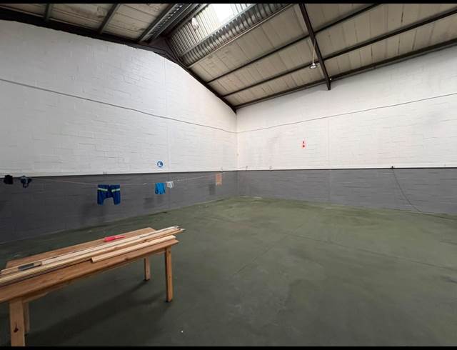 250M² WAREHOUSE TO LET IN ONVERWACHT