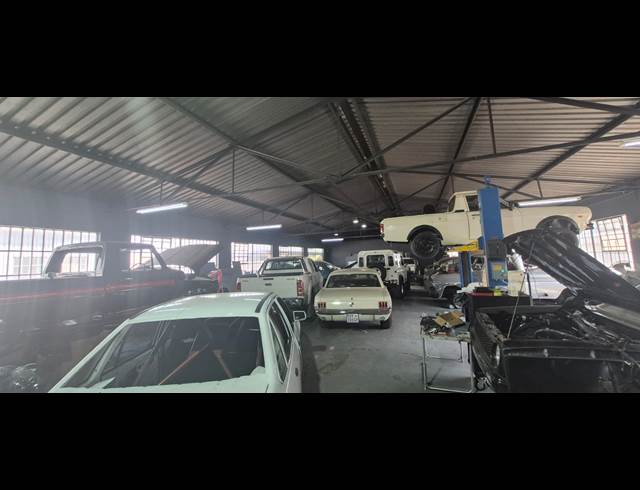 566M² WAREHOUSE TO LET IN ANDERBOLT