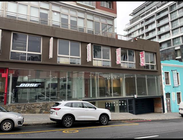 205M² RETAIL TO LET IN DE WATERKANT
