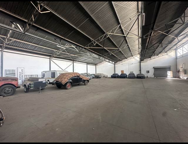 900M² WAREHOUSE TO LET IN ELANDSFONTEIN