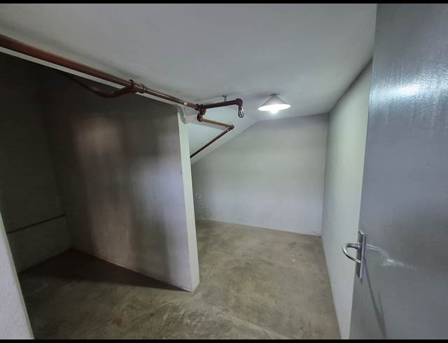 926M² WAREHOUSE TO LET IN BENROSE
