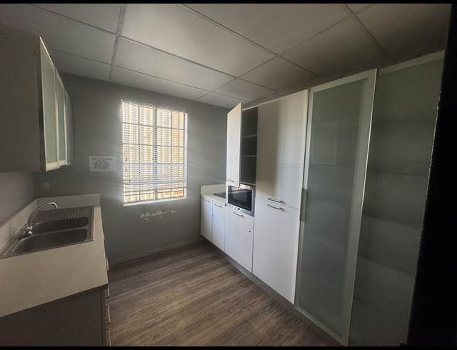 476M² OFFICE TO LET IN WYNBERG