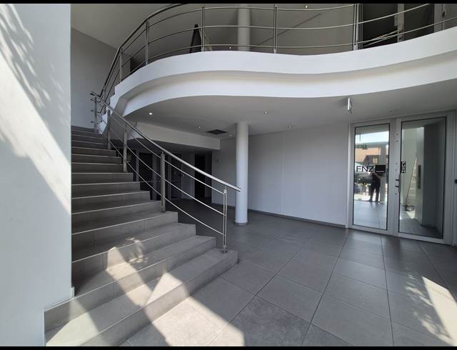 345M² OFFICE TO LET IN SANDTON CENTRAL