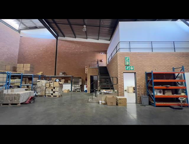 284.20M² WAREHOUSE TO LET IN DRIEHOEK