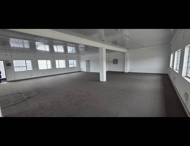 220M² OFFICE TO LET IN NELSPRUIT INDUSTRIAL