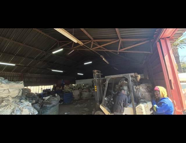 244M² WAREHOUSE TO LET IN ANDERBOLT