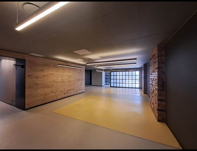 345M² OFFICE TO LET IN HYDE PARK