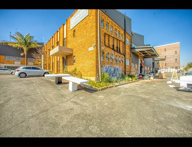 1,420M² WAREHOUSE TO LET IN WYNBERG