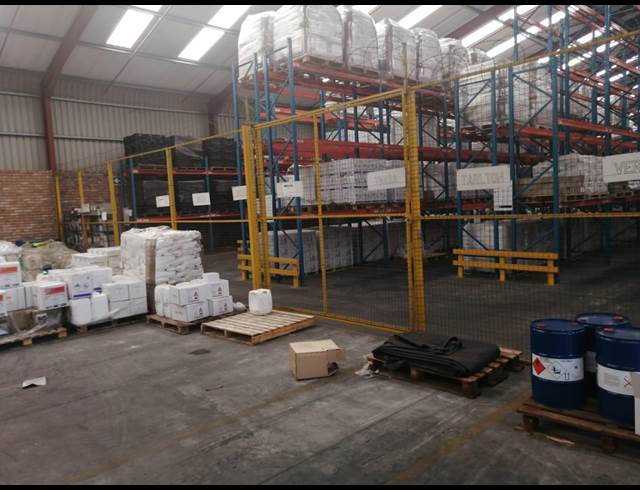 1,530M² WAREHOUSE TO LET IN BREDELL