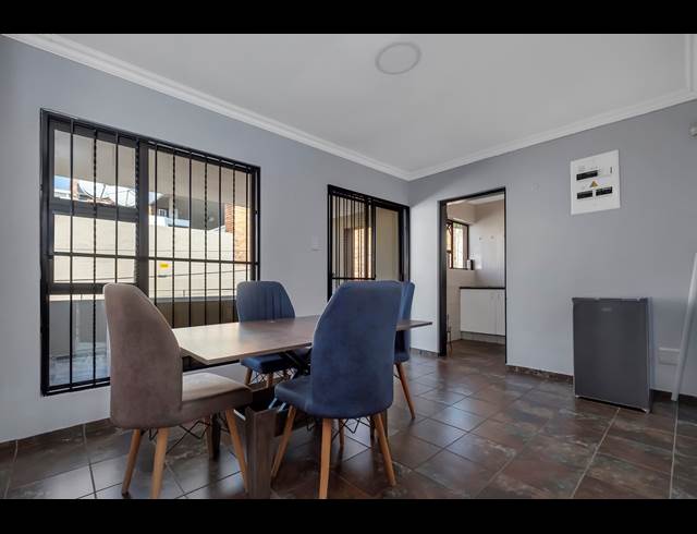 375M² OFFICE TO LET IN MELROSE