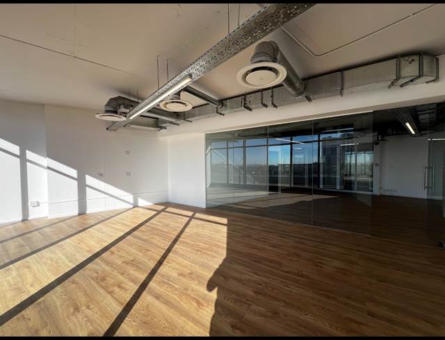 824M² OFFICE TO LET IN WOODSTOCK