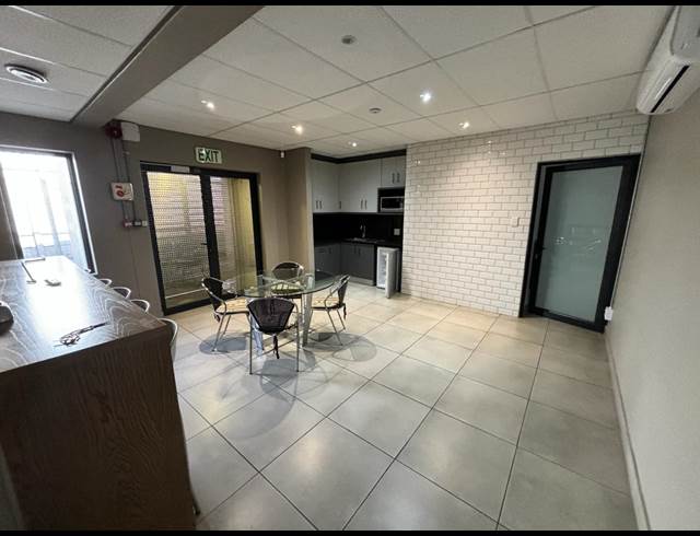 400M² BUILDING TO LET IN EPPING INDUSTRIAL