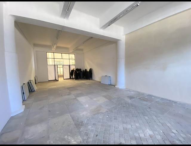 88M² RETAIL TO LET IN WOODSTOCK