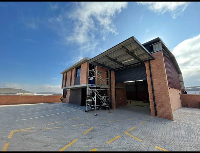 1,398.90M² WAREHOUSE TO LET IN CLAYVILLE