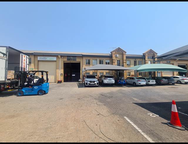 332M² WAREHOUSE TO LET IN LINBRO PARK