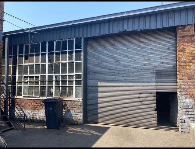 295M² WAREHOUSE TO LET IN SPARTAN