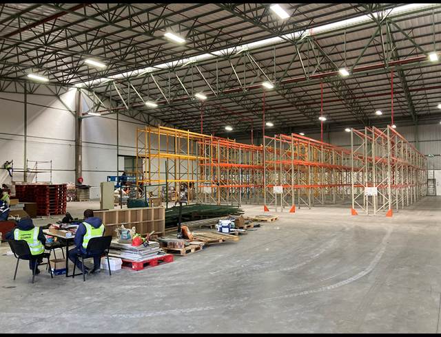 3,300M² WAREHOUSE TO LET IN NEW GERMANY