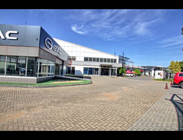 5,600M² WAREHOUSE TO LET IN HALFWAY HOUSE