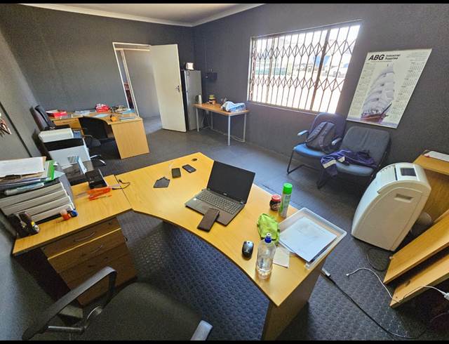 1,000M² WAREHOUSE TO LET IN BOKSBURG EAST