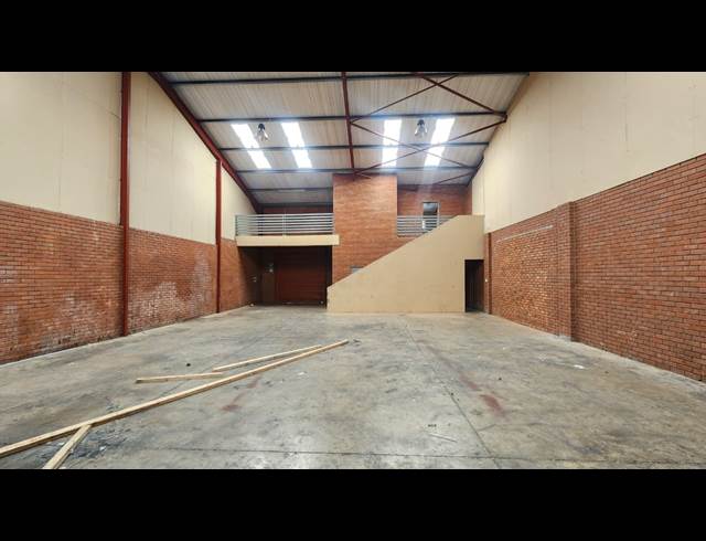 300M² WAREHOUSE TO LET IN SUNDERLAND RIDGE