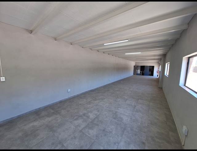 1,094M² WAREHOUSE TO LET IN COSMO BUSINESS PARK
