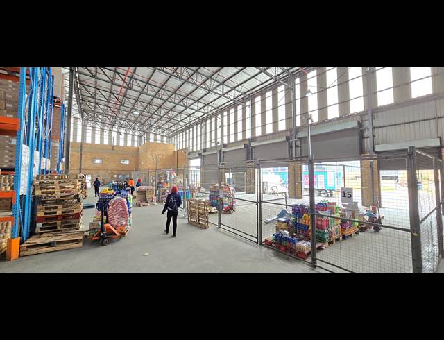 7,649M² WAREHOUSE TO LET IN NORTH RIDING