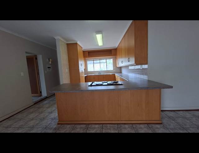 3 BEDROOM TOWNHOUSE TO LET IN IRENE PARK