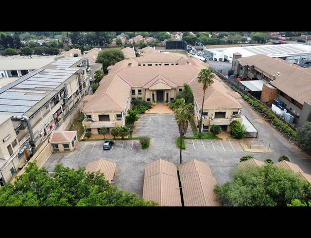 4,395M² OFFICE TO LET IN BEDFORDVIEW
