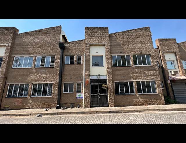 553M² WAREHOUSE RENTED IN SELBY