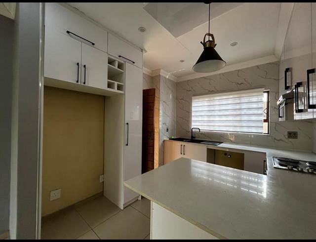 2 BEDROOM PROPERTY TO RENT IN VORNA VALLEY