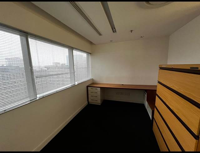 1,010M² OFFICE TO LET IN CAPE TOWN CITY CENTRE