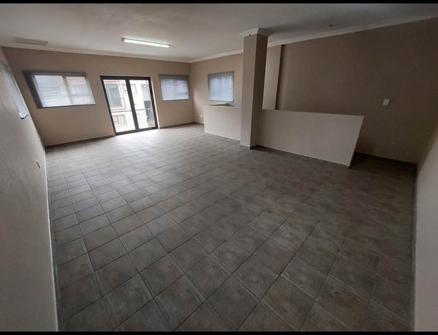 320M² FACTORY TO LET IN APEX