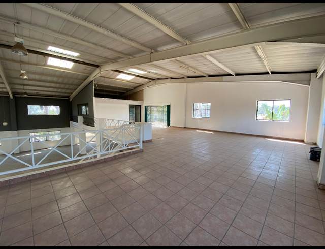 1,400M² WAREHOUSE TO LET IN PRINCESS AH
