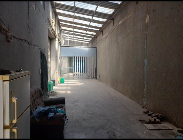1,500M² WAREHOUSE TO LET IN NEWTOWN