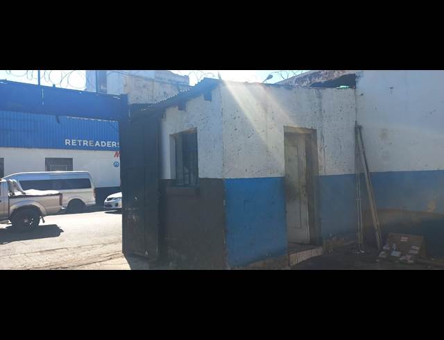 400M² WAREHOUSE TO LET IN CITY & SUBURBAN