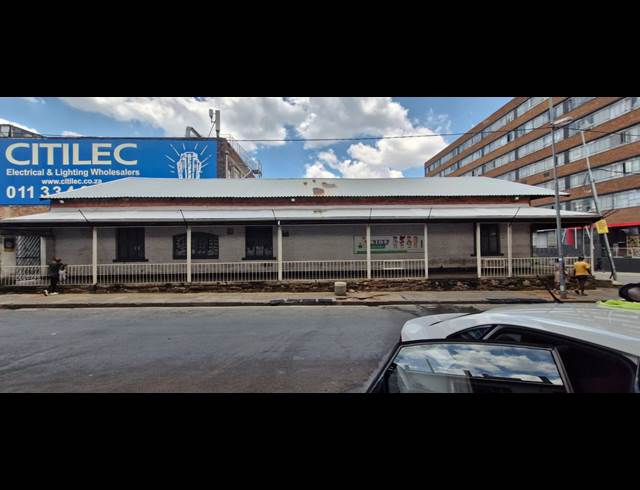 400M² BUILDING TO LET IN CITY & SUBURBAN