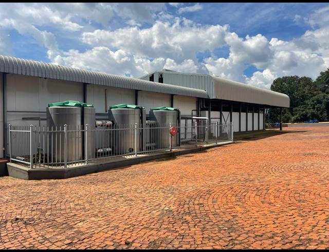 1,300M² WAREHOUSE TO LET IN KIRKNEY