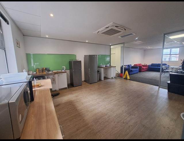 1,194M² OFFICE TO LET IN CENTURY CITY