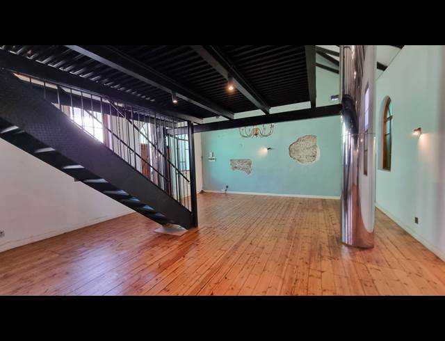 365M² MINI FACTORY TO LET IN WOODSTOCK