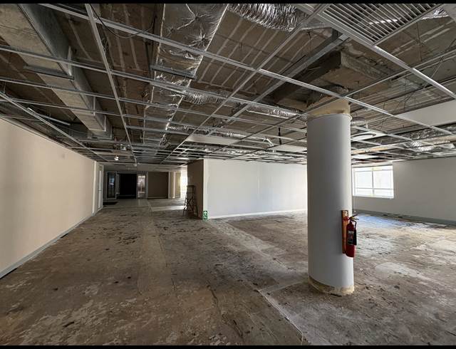 1,344M² OFFICE TO LET IN CLAREMONT