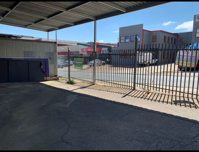 262M² WAREHOUSE TO LET IN WYNBERG