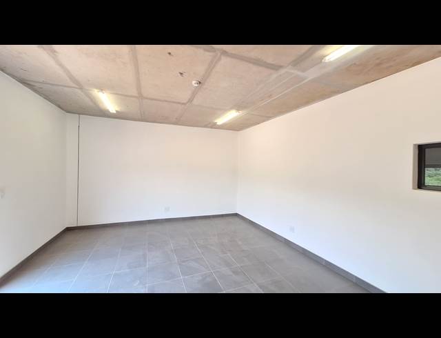 548M² WAREHOUSE TO LET IN LASER PARK
